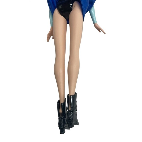 Mattel Disney Frozen Princess Anna Barbie Doll with Fashion Outfit Crown - Picture 4 of 16